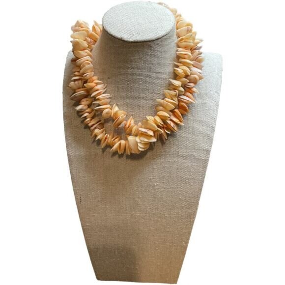 Vintage Hawaiian Shell Necklace With Natural Beige & Orange Tones - Picture 2 of 6